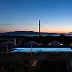 Archon Seaside Retreat Aparthotel 4*