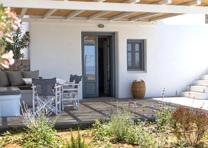 מלון דירות Archon Seaside Retreat 4*