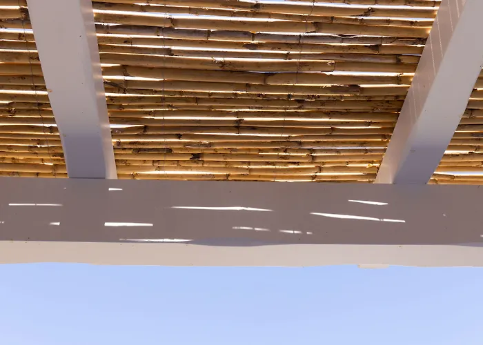 Archon Seaside Retreat מלון דירות 4*