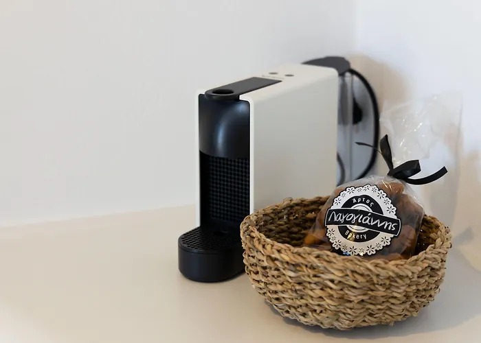 מלון דירות Archon Seaside Retreat 4*